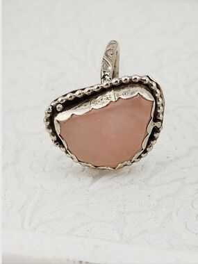 ROSE QUARTZ RING WITH EMBOSSED RING BAND HANDMADE IN STERLING SILVER SIZE 6.5